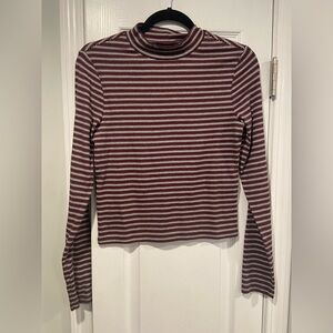 NWT Levi’s Size M Burgundy Black Cream stripe Slim Fit Mock Neck Long Sleeve Top